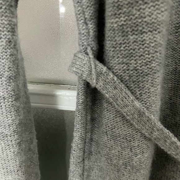 Thyme Maternity tunic style sweater with empire belt feature - Picture 6 of 7